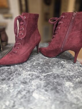 Women's Lace-Up Suede Ankle Boots in Burgundy